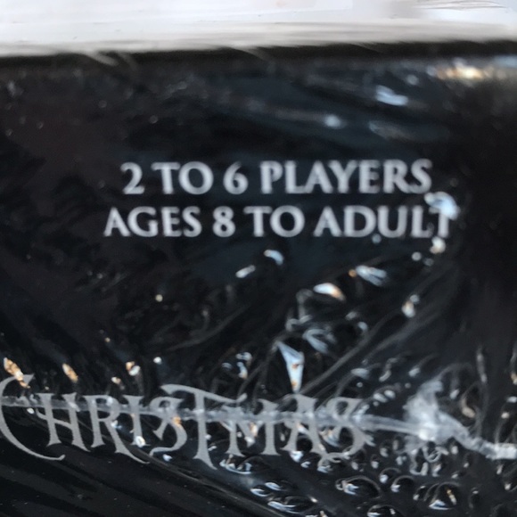 Monopoly: Disney Tim Burton’s The Nightmare Before Christmas collectible game - Picture 2 of 6